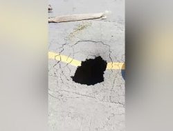 Awas! Lubang di Jembatan Way Semaka Tanggamus Bisa Mematikan