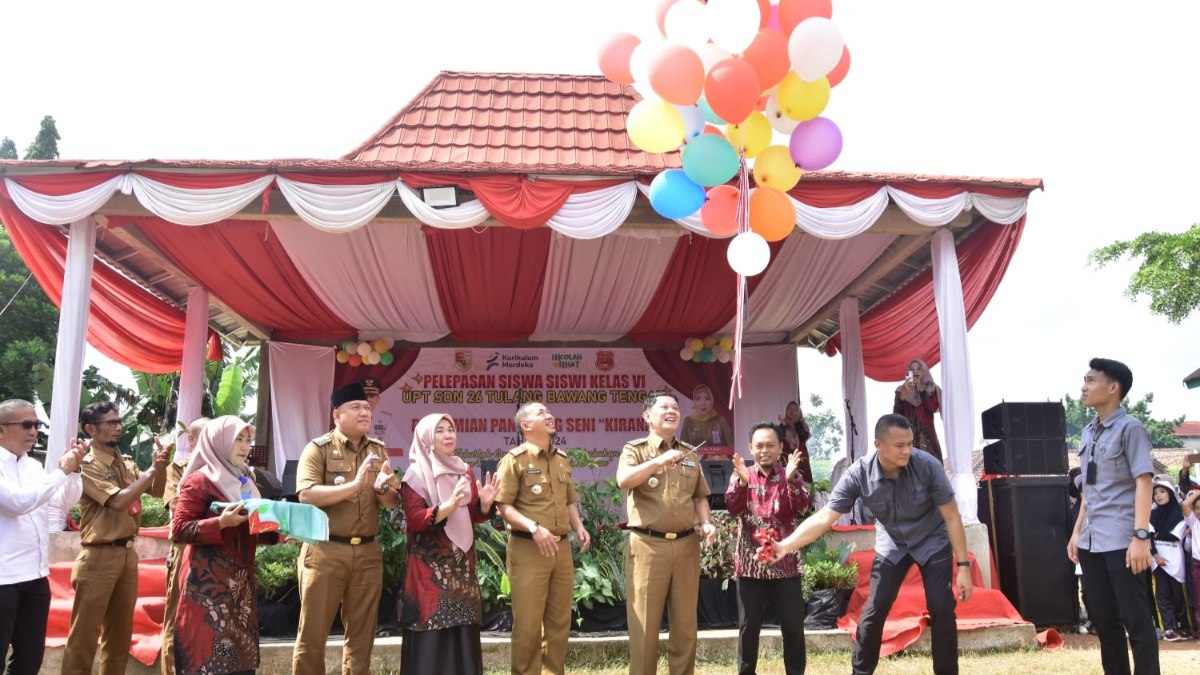 Firsada Resmikan Panggung Seni dan Lepas Siswa SDN 26 Tuba Tengah
