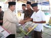 Gubernur Lampung Bagikan Bantuan di Pengajian Akbar Pesisir Barat