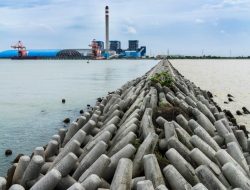 PLN Ubah FABA Jadi Penyelamat Pantai Plentong