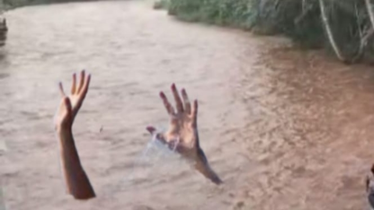 Warga Penengahan Hanyut Terseret Banjir Sungai Way Laay