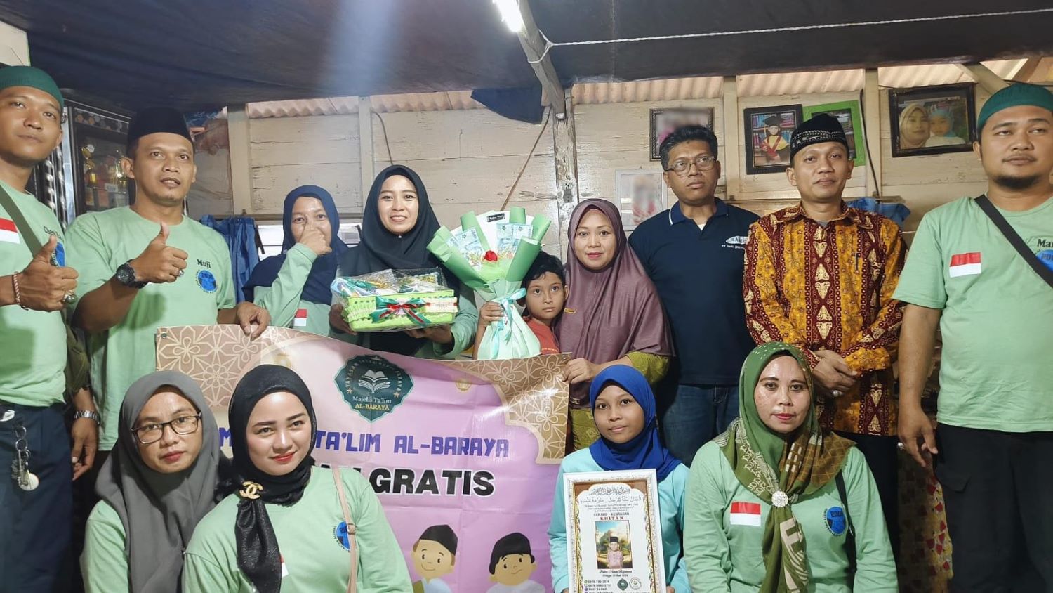 Peduli Sesama, Majelis Taklim Al Baraya Gelar Khitan Gratis dan Bagikan Al Quran