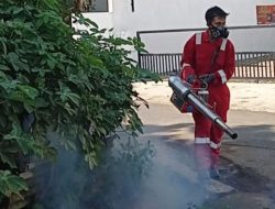 Fogging Gratis Tim Iqbal Ardiansyah Dihentikan, Warga Tuntut Penjelasan