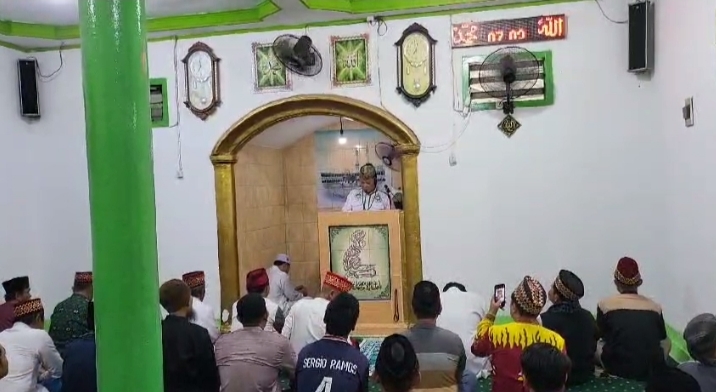 Dang Ike Sampaikan Khutbah Idul Adha Penuh Makna di Masjid Al Tasjan
