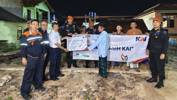 KAI Divre IV Tanjungkarang Salurkan Hewan Kurban Senilai Rp150 Juta