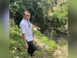 Tanggul Baru di Bandarlampung Retak, Lurah Langsung Tinjau Lokasi