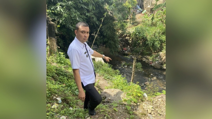 Tanggul Baru di Bandarlampung Retak, Lurah Langsung Tinjau Lokasi