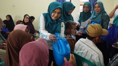 Peduli Lansia, TP PKK Pesibar Berikan Santunan di Lima Kecamatan