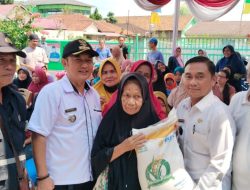 Warga Gedong Meneng Bandarlampung Terima Bantuan Beras Bapanas