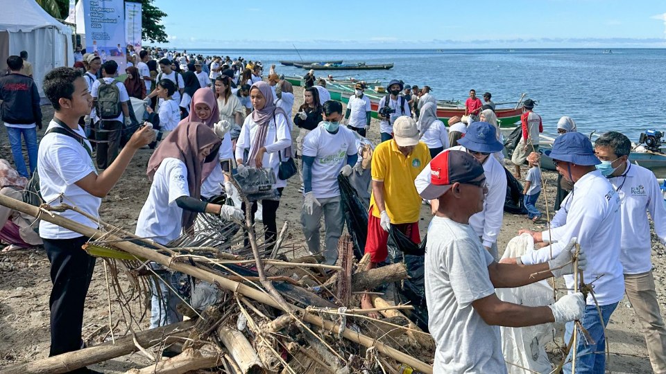 PLN NP Kumpulkan 91 Ton Sampah di Hari Lingkungan Hidup