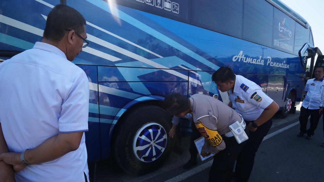 Pemeriksaan Ketat: Persiapan Cermat Calon Jemaah Haji Pesibar