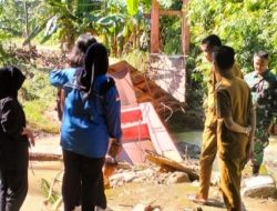 Akses Terputus, Warga Menggala dan Waykalam Tanggamus Terisolasi Banjir
