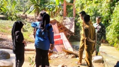 Akses Terputus, Warga Menggala dan Waykalam Tanggamus Terisolasi Banjir