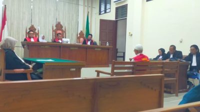 Dakwaan Cacat, Terdakwa Pemalsuan Tanda Tangan Sjahril Hamid Minta Dibebaskan