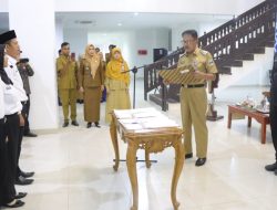 Bupati Pesibar Agus Istiqlal Lantik Ratusan PPPK dan CPNS