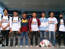 Tim Bandarlampung Bahagia Bagikan Permen Gratis ke Warga