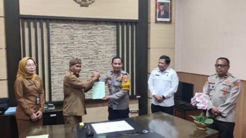 Pemkab Probolinggo Terima 131 Sertifikat Aset