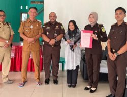 Kejari Waykanan Kembalikan Barang Bukti Pencurian kepada Korban di Lembasung