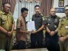 Kejari Waykanan Kembalikan Barang Bukti Pencurian di Kasui