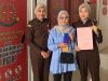 Kejari Waykanan Buktikan Komitmen Penegakan Hukum, Kembalikan Barang Bukti ke Korban