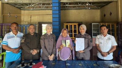 Gitaris BB Beraksi Lagi, Kejari Waykanan Antar Langsung HP Korban