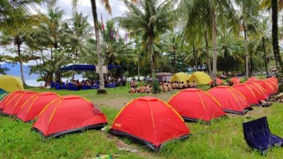 Pramuka Saka Pariwisata Pesisir Barat Gelar Perkemahan di Labuhan Jukung