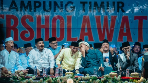 Ribuan Jemaah Ramaikan Sholawat Bersama RMD di Tiga Kabupaten