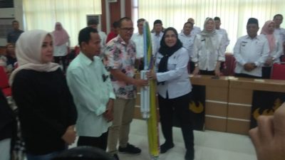 Eva Dwiana Beri Bantuan Payung dan Tripod: Dorong UMKM Berjaya di Bandarlampung