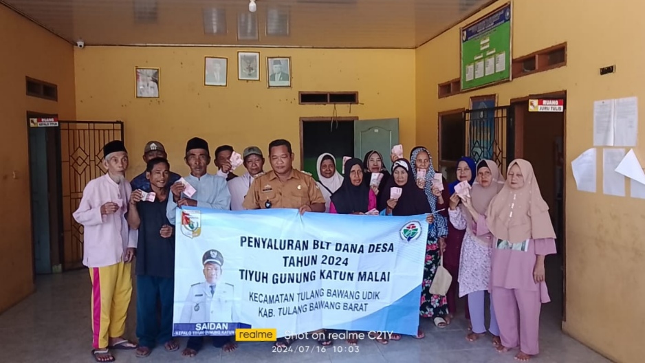 Tiyuh Gunung Katun Malay Salurkan BLT-DD Tahap 1 Tahun 2024