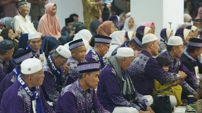 Agus Istiqlal Sambut Kepulangan 66 Jemaah Haji Asal Pesisir Barat