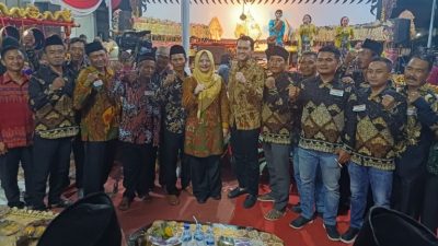 Spekulasi Duet Pilkada Menguat, Ririn-Wiriawan Kompak Hadiri Acara Adat