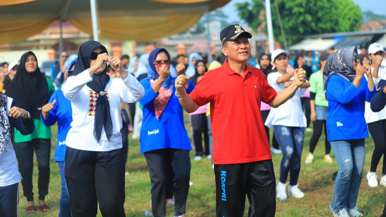 Pj Bupati Tulang Bawang Semarakkan Senam Pagi di Kampung Sungai Nibung