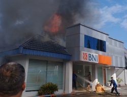 Ledakan Genset Picu Kebakaran di BNI Enggal