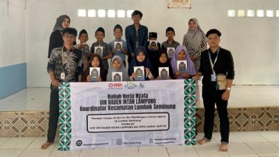 KKN UIN Raden Intan Lampung Bagikan Al-Quran di Empat Pekon Lumbok Seminung