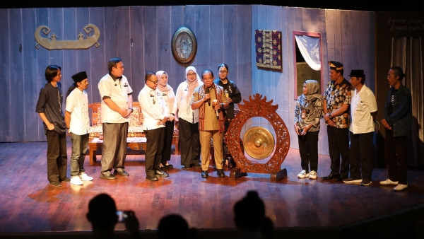 Pj Gubernur Serukan Generasi Muda Lestarikan Bahasa Lampung