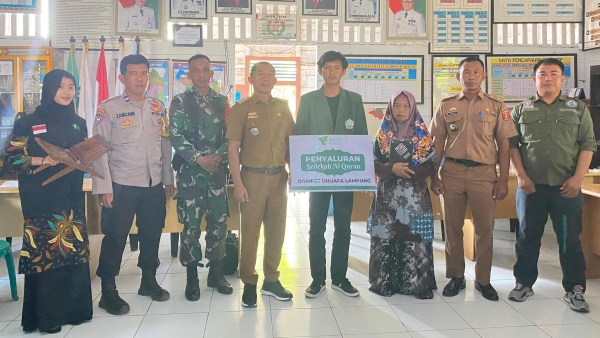 Dompet Dhuafa Lampung Hibahkan Ratusan Al Quran di Ujung Barat