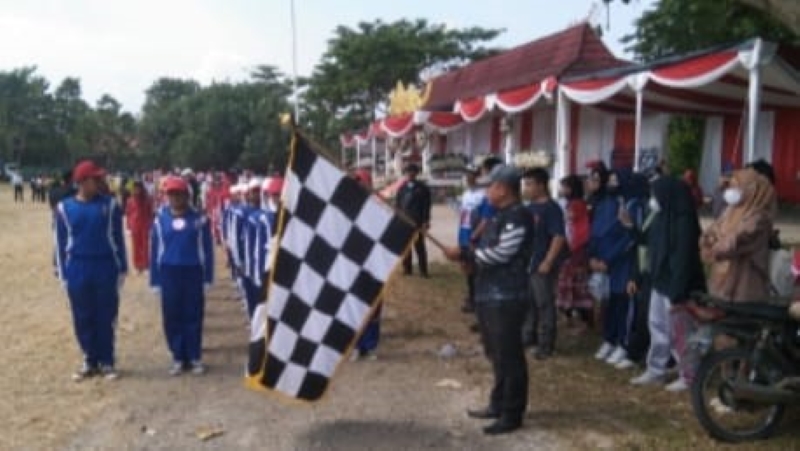 Dinas Pendidikan Pesisir Barat Gelar Lomba Kreasi Baris Berbaris Meriahkan HUT RI ke-79