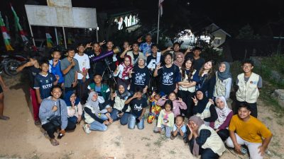 Mahasiswa UGM dan ITERA Ajak Anak Desa Cilimus Menjelajah Langit Malam