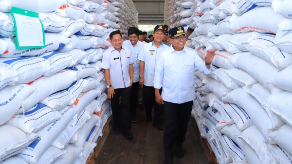 Pj Gubernur Lampung Pastikan Ketersediaan Pangan Aman Jelang Pilkada