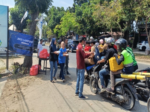 JMSI Lampung Berbagi Rezeki, Ratusan Nasi Kotak Dibagikan ke Masyarakat