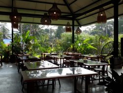 Lembah Hijau Garden Resto: Nikmati Kuliner Lezat di Tengah Keasrian Alam dan Satwa