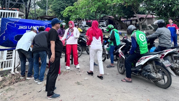 JMSI Lampung Semai Kebaikan, Bagikan Ratusan Nasi Kotak Setiap Jumat