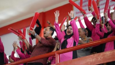 Wakapolda Sumsel Saksikan Pertandingan Bola Voli Bhayangkari Cup di Jambi