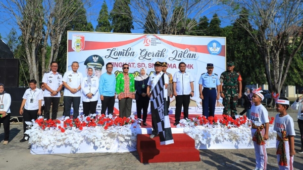 Ribuan Pelajar Tulang Bawang Semarakkan HUT RI dengan Lomba Gerak Jalan