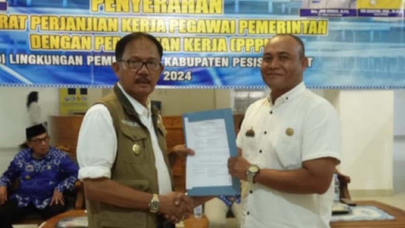 Ratusan PPPK Pesisir Barat Terima Surat Perjanjian Kerja, Bupati Beri Pesan Tegas