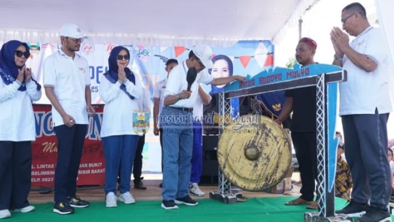 Bupati Agus Istiqlal Meriahkan HUT RI dengan Festival Nayuh di Bangkunat