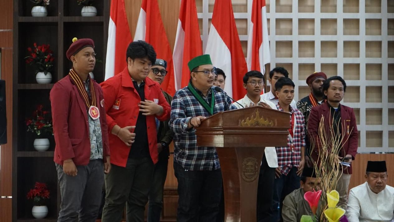 Demokrasi Dikebiri: DPR Dituding Berselingkuh dengan Oligarki