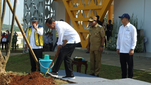 Pj Gubernur Samsudin Dampingi Presiden Resmikan Bendungan Margatiga Lampung Timur