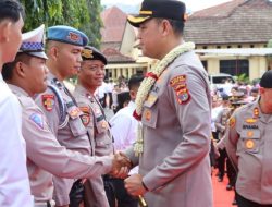 Kapolres Tanggamus Berganti, Suasana Haru Menyelimuti Prosesi Pelepasan