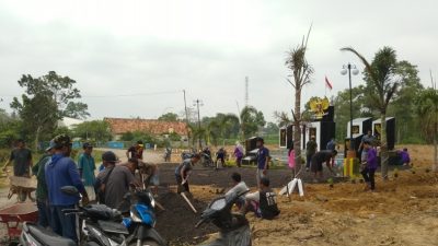 Gotong Royong Jaga Kebersihan Tugu Pancasila, Bukti Kekompakan Warga Indraloka Mukti